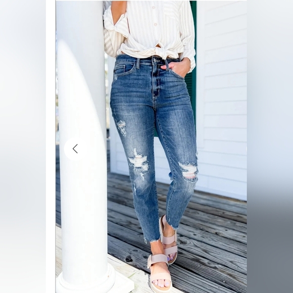 Judy Blue Here comes the sun High-Rise Distressed Relaxed Fit Jeans Nwot 14 - Picture 4 of 7